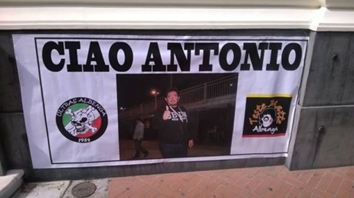 Calcio. Gli Ultras Albenga ricordano Antonio Mij con uno striscione