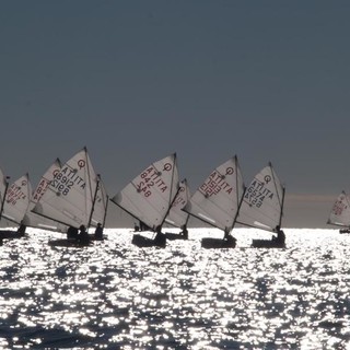 Vela: VII Memorial “Angela Lupi” fra bonaccia e tramontana