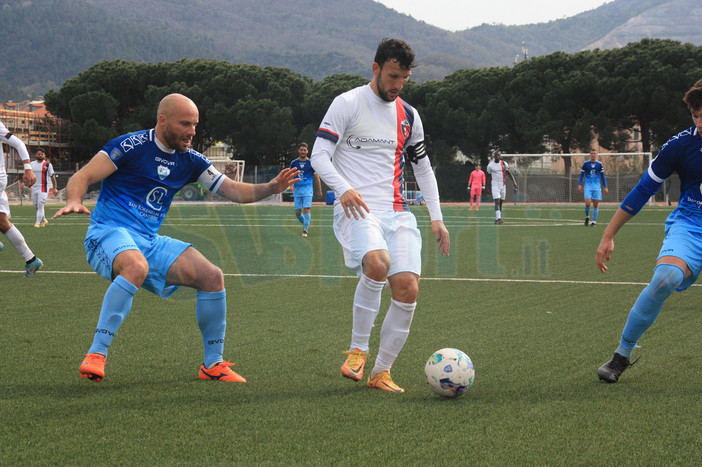 Calcio, Serie D. E' il giorno della finale playoff, Sanremese e Vado all'atto finale