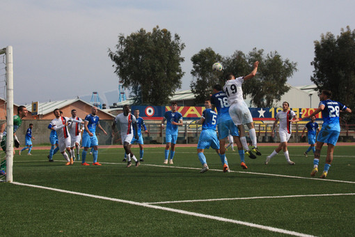 Calcio. Serie D, si chiude la regular season: lotta apertissima in zona salvezza, per il Vado prove di playoff contro il Pinerolo