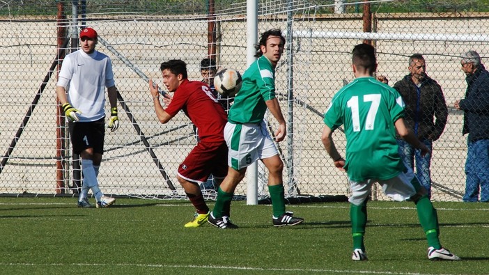 Calcio, Promozione. Caruso regala tre punti al Bragno, l'Arenzano si arrende nel recupero