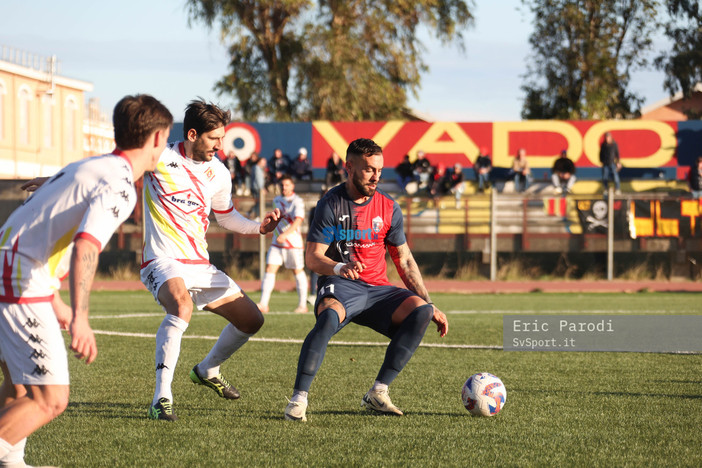 Calcio. Il Bra ipoteca a Vado il campionato. Gli highlights del big match del Chittolina (VIDEO)