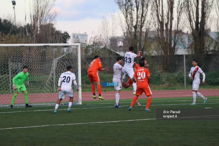 Calcio, Serie D. Sabato da anticipi. Il Vado cerca il guizzo playoff, Albenga nella tana della capolista